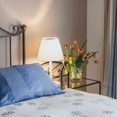 Garni Elena 3* لوزون