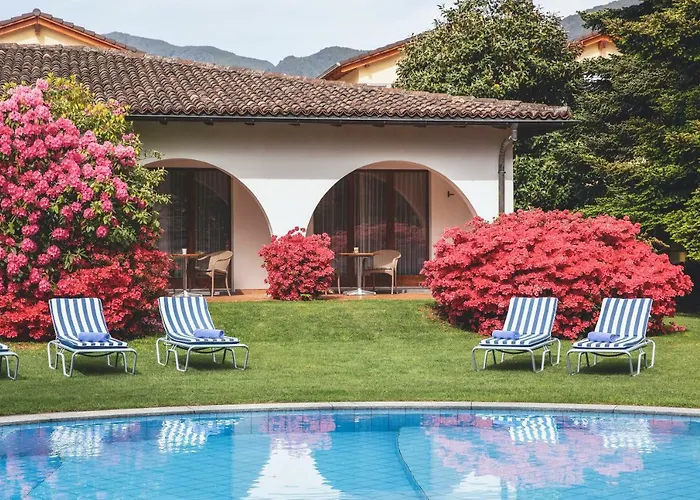 加尼艾琳娜酒店 3* 卢松